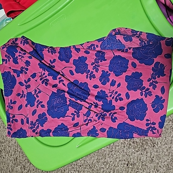 Lightly loved TC2 lularoe leggings. Dark red/maroon and navy blue flowers. - Picture 1 of 3